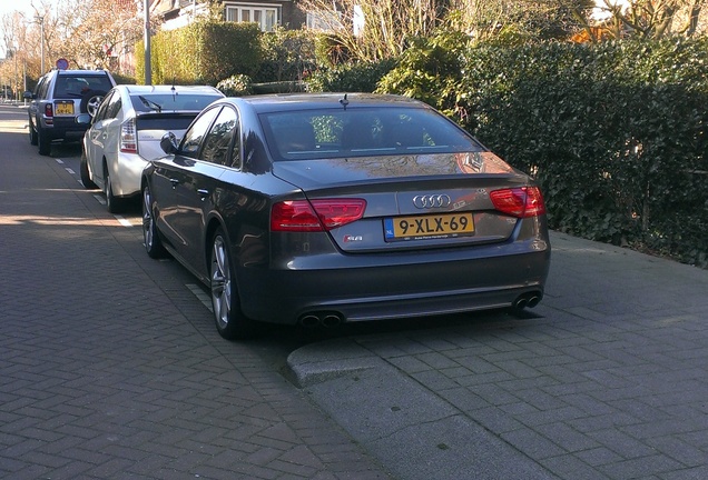 Audi S8 D4