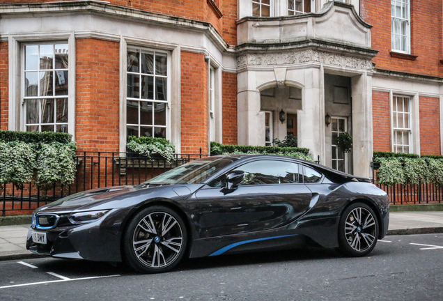 BMW i8