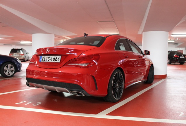 Mercedes-Benz CLA 45 AMG C117