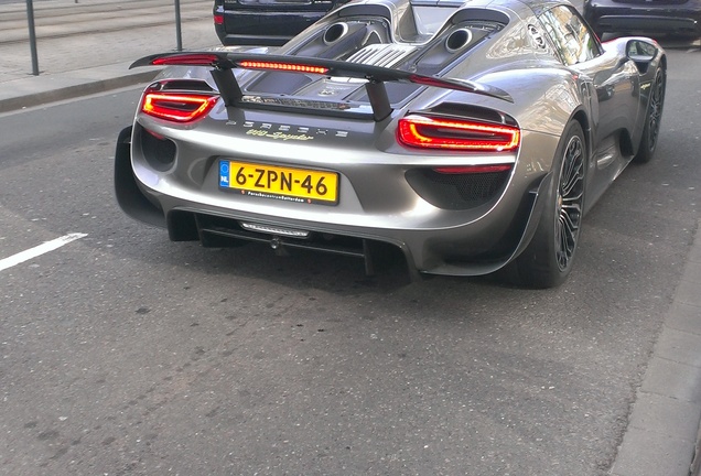 Porsche 918 Spyder Weissach Package