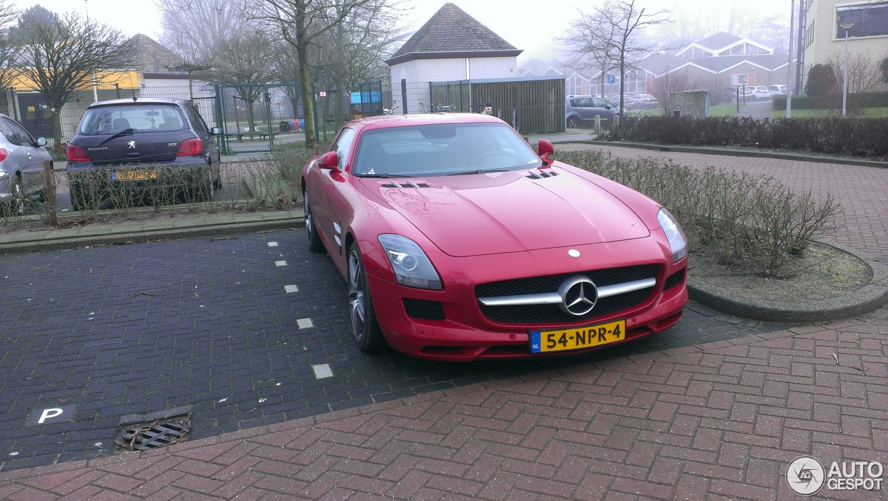 Mercedes-Benz SLS AMG