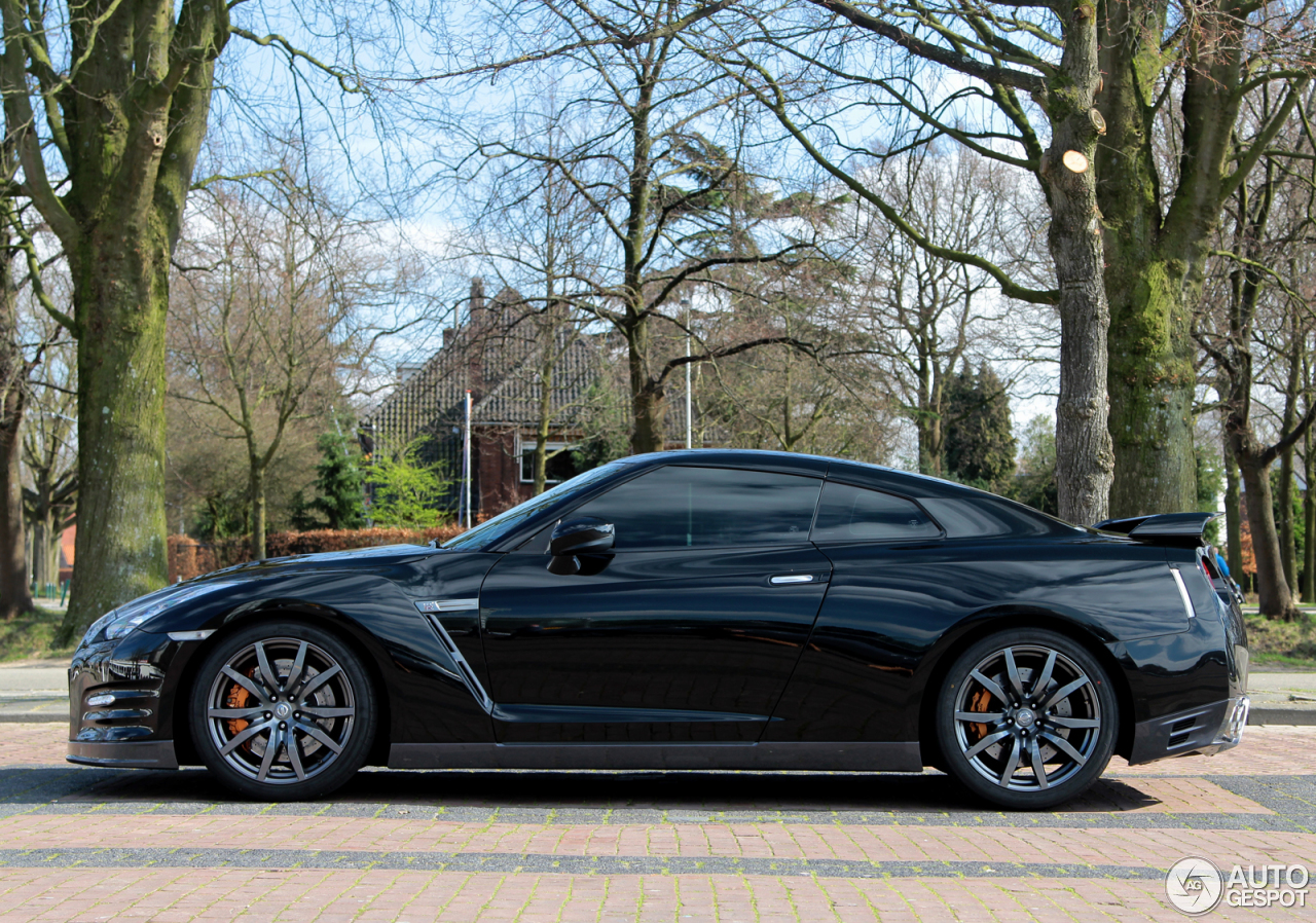 Nissan GT-R 2011