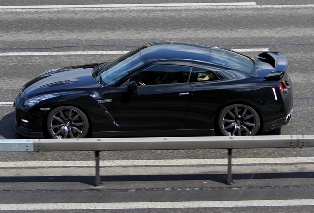 Nissan GT-R 2011