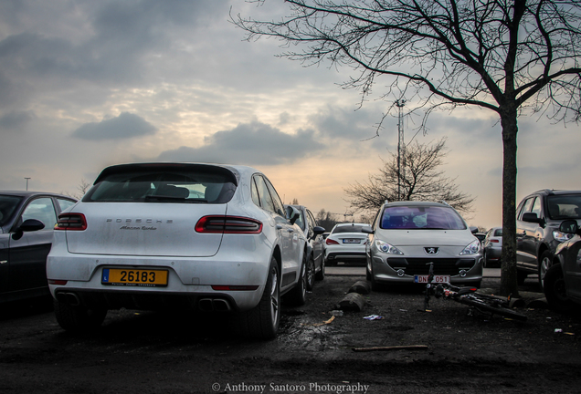 Porsche 95B Macan Turbo