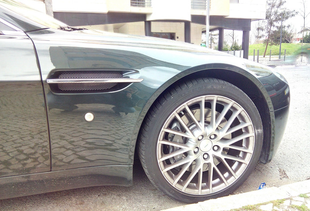 Aston Martin V8 Vantage Roadster