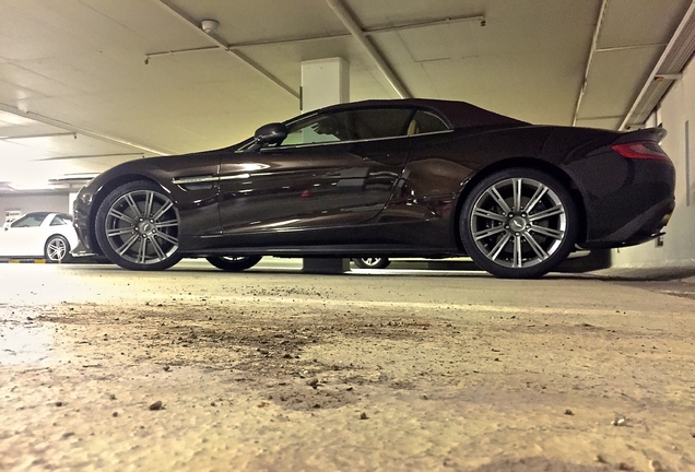 Aston Martin Vanquish Volante