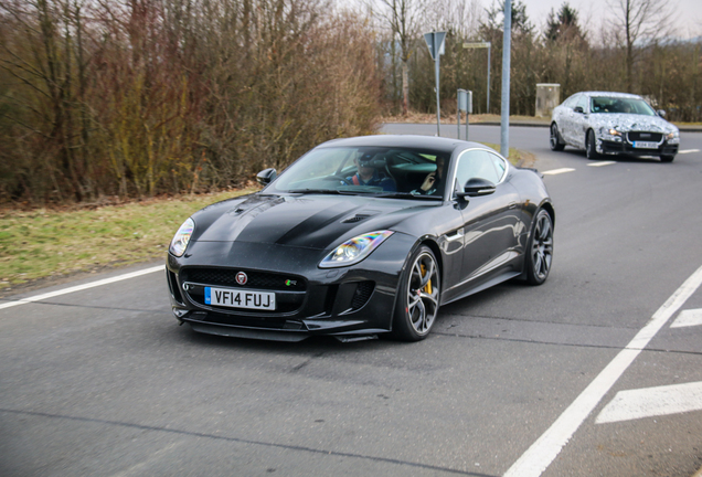 Jaguar F-TYPE SVR Coupé