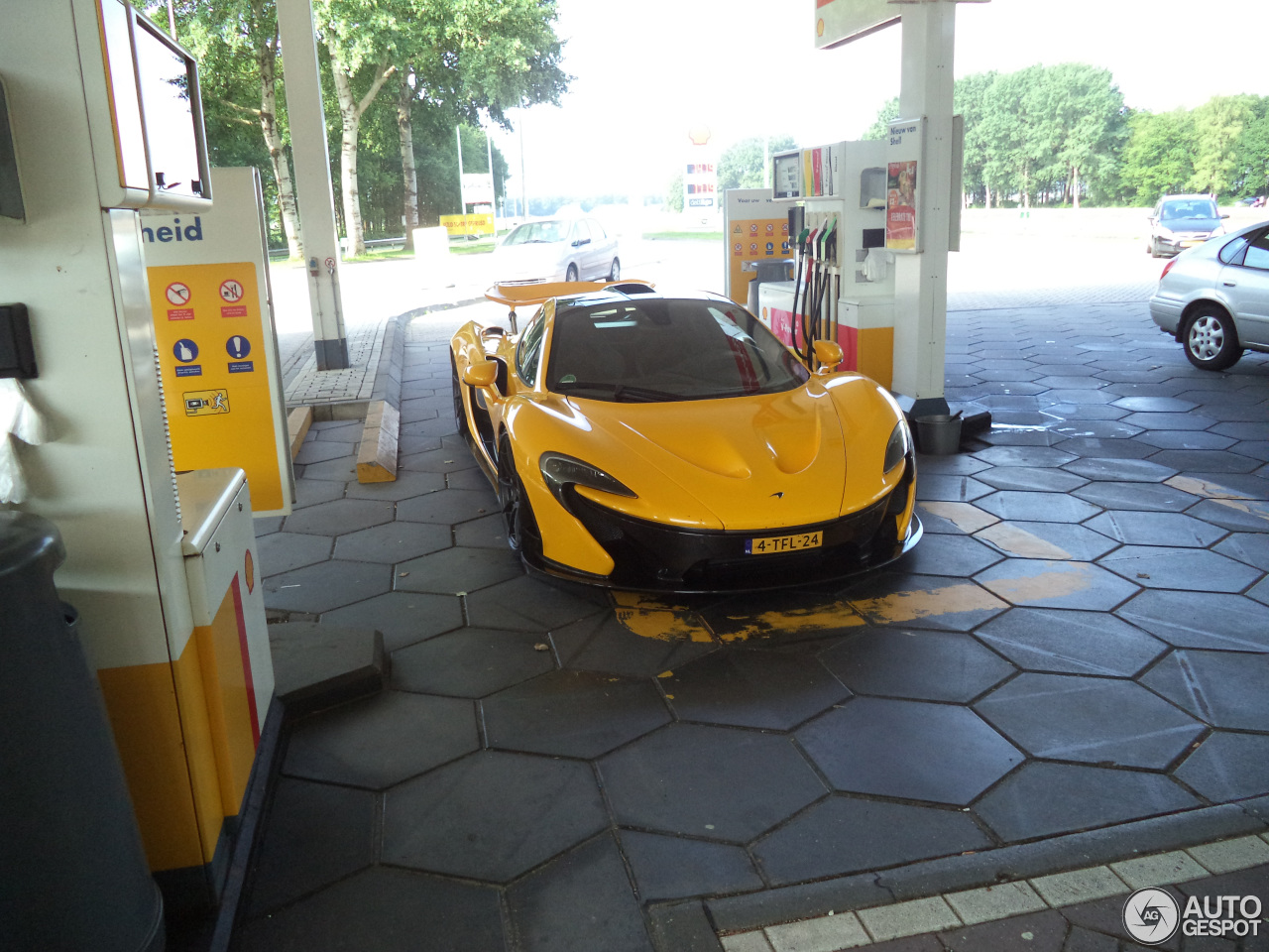 McLaren P1