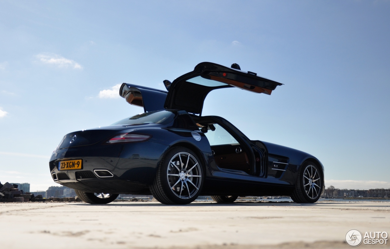 Mercedes-Benz SLS AMG