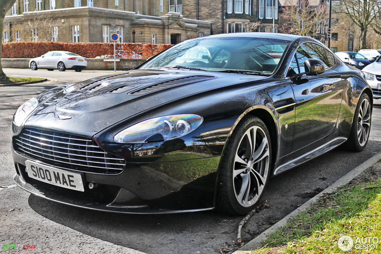 Aston Martin V12 Vantage