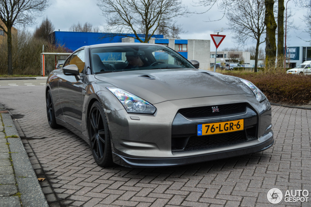 Nissan GT-R