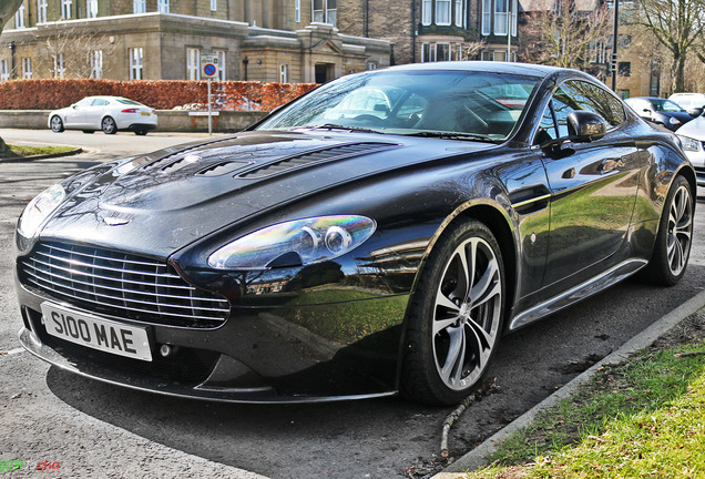 Aston Martin V12 Vantage