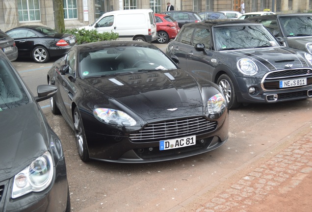 Aston Martin V8 Vantage S