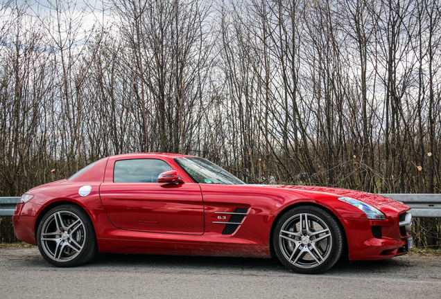 Mercedes-Benz SLS AMG