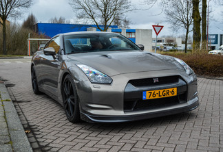 Nissan GT-R