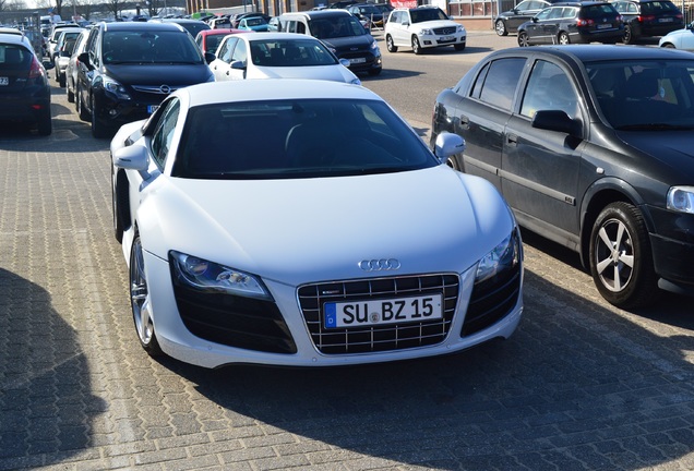 Audi R8 V10