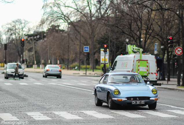 Ferrari 365 GT 2+2