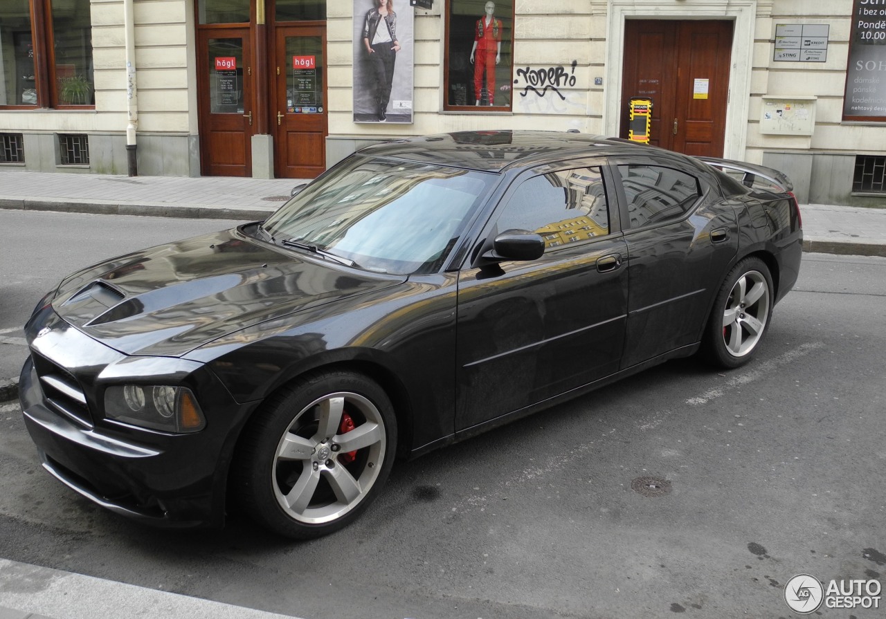 Dodge Charger SRT-8