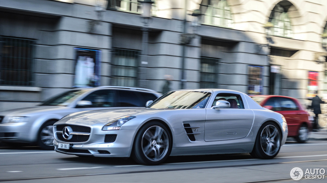 Mercedes-Benz SLS AMG