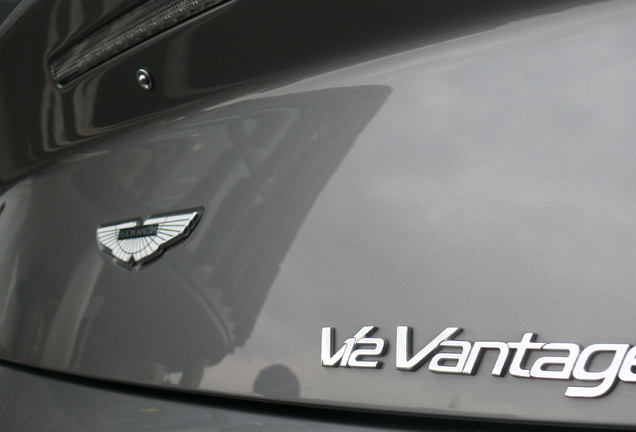 Aston Martin V12 Vantage