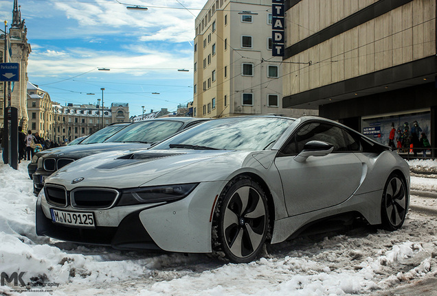 BMW i8