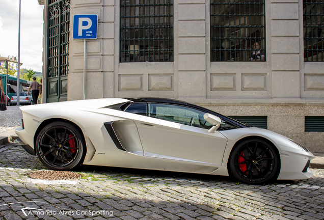 Lamborghini Aventador LP700-4 Roadster