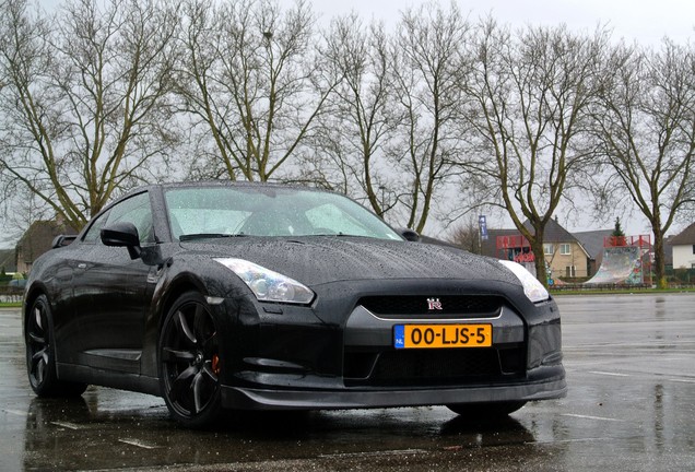 Nissan GT-R