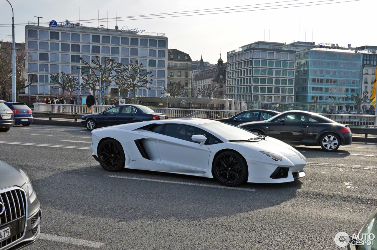 Lamborghini Aventador LP700-4