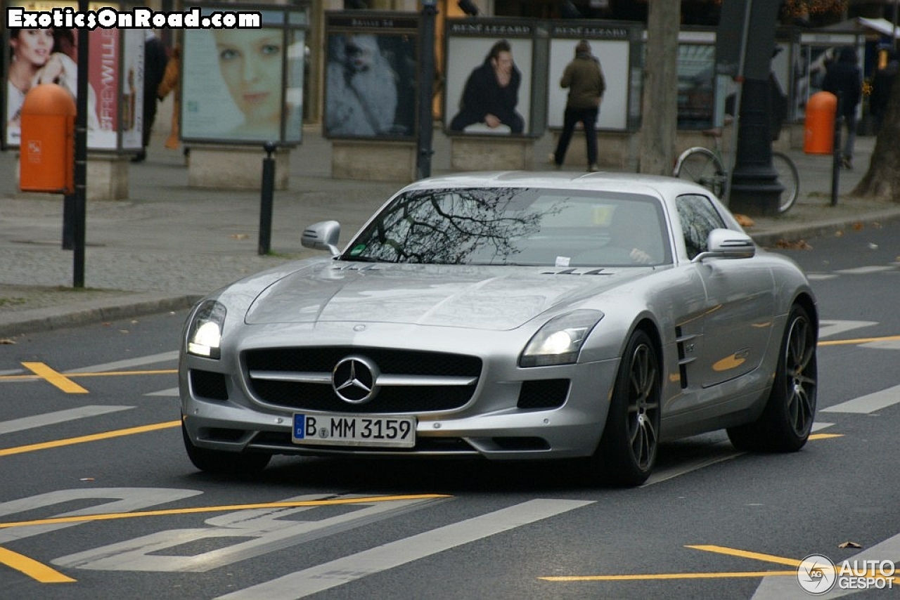 Mercedes-Benz SLS AMG