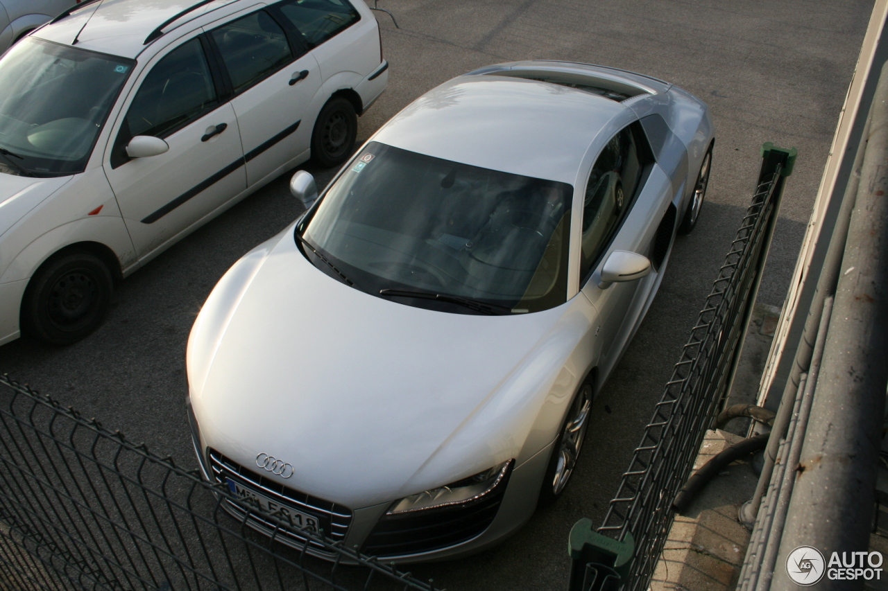 Audi R8 V10