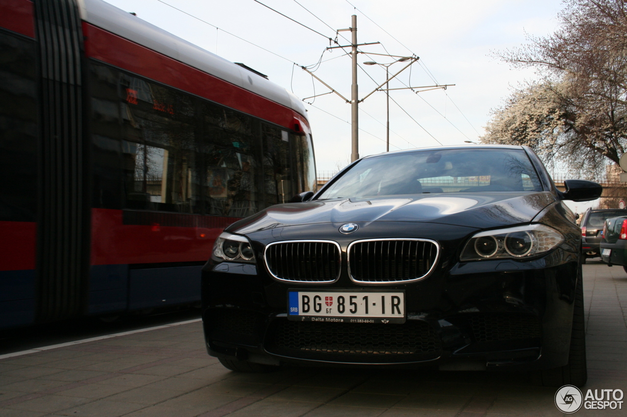 BMW M5 F10 2011