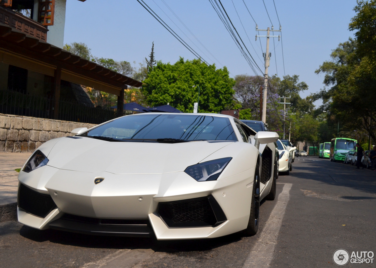 Lamborghini Aventador LP700-4