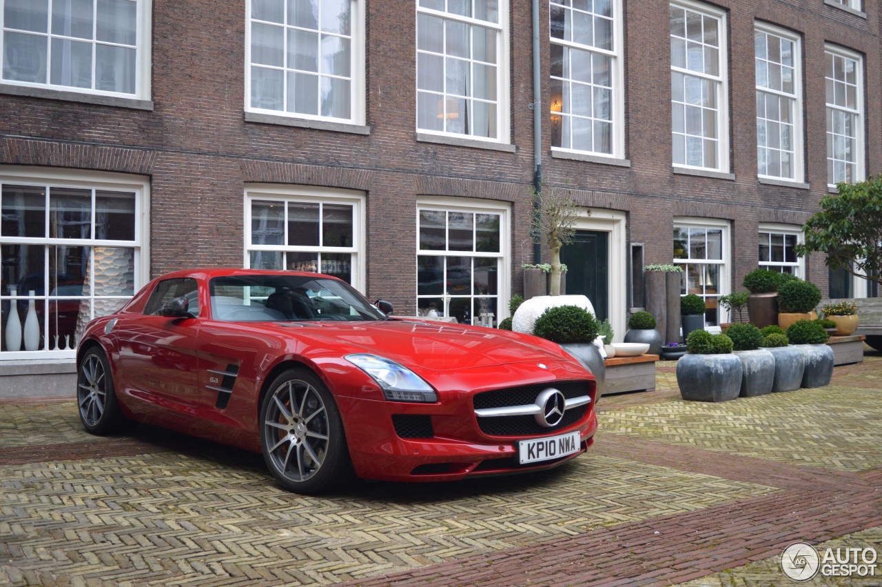 Mercedes-Benz SLS AMG