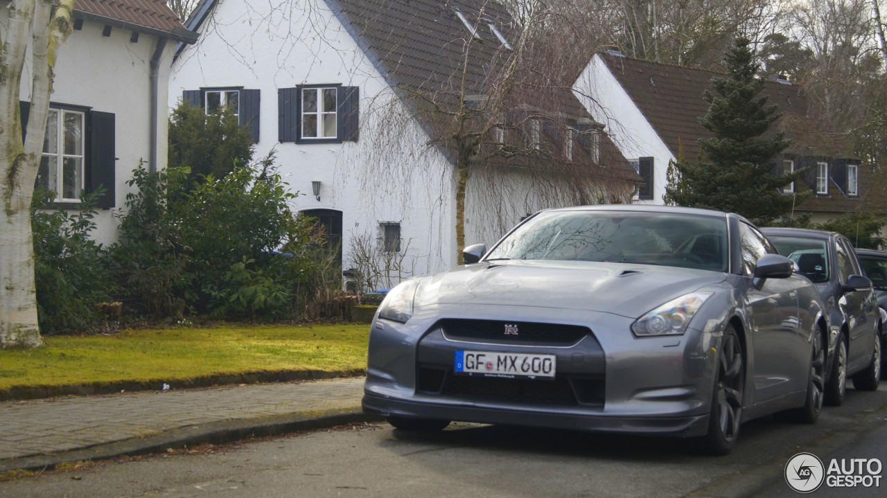 Nissan GT-R