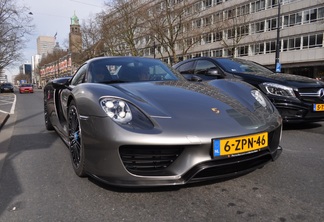 Porsche 918 Spyder Weissach Package