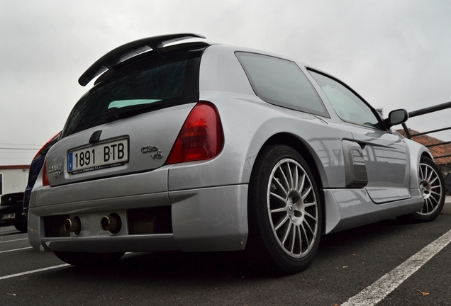 Renault Clio V6