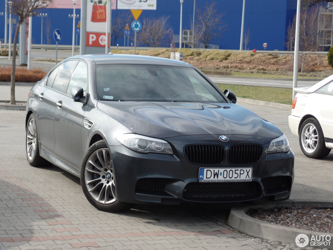 BMW M5 F10 2011