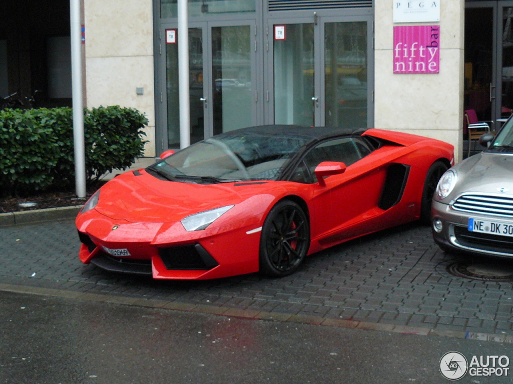 Lamborghini Aventador LP700-4 Roadster