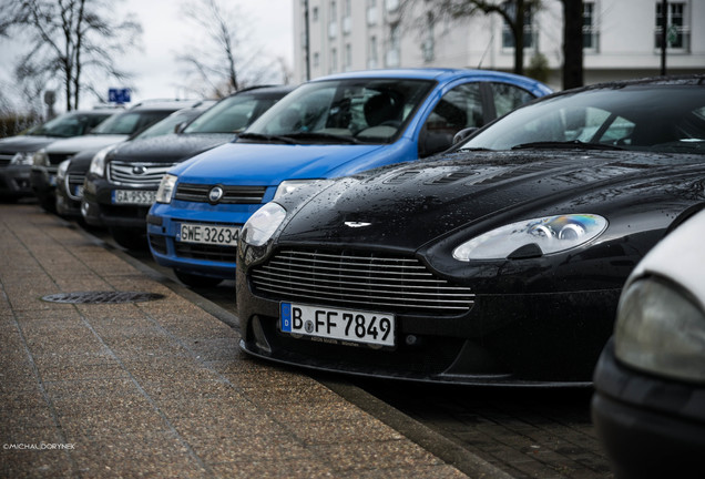 Aston Martin V12 Vantage