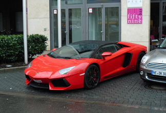 Lamborghini Aventador LP700-4 Roadster