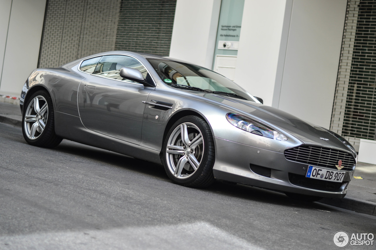 Aston Martin DB9