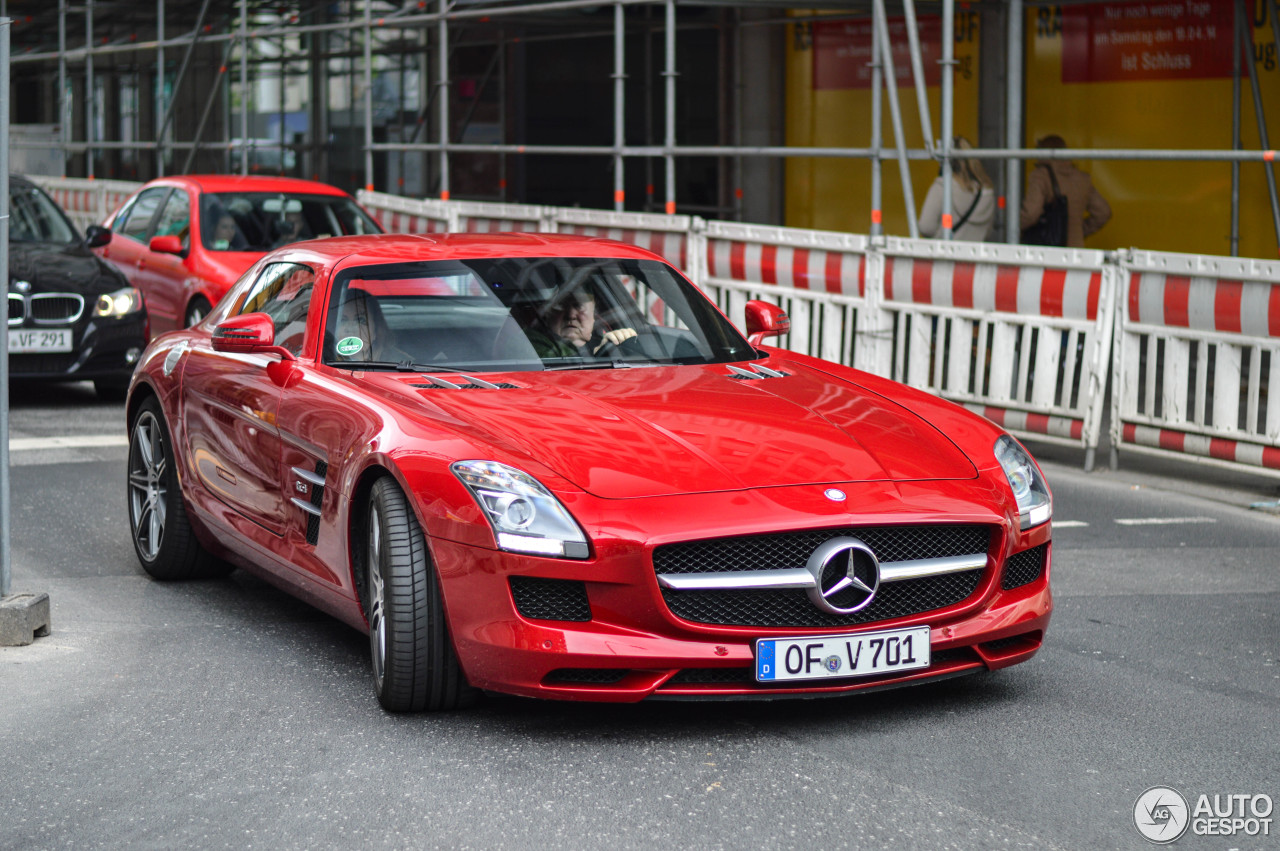 Mercedes-Benz SLS AMG