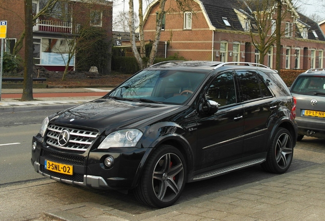 Mercedes-Benz ML 63 AMG 10th Anniversary