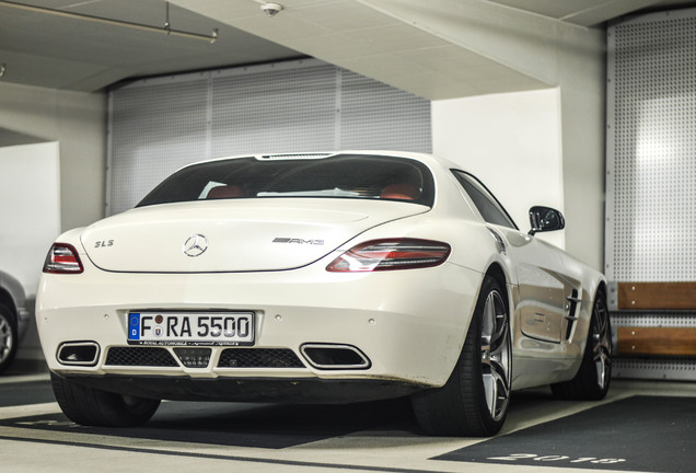 Mercedes-Benz SLS AMG