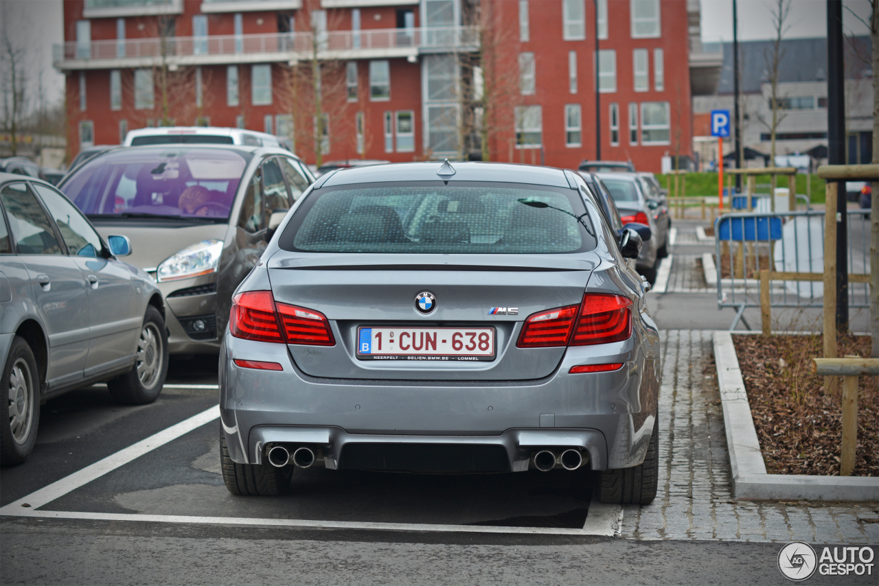 BMW M5 F10 2011