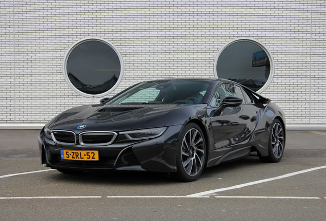 BMW i8