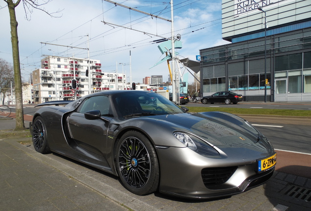 Porsche 918 Spyder Weissach Package