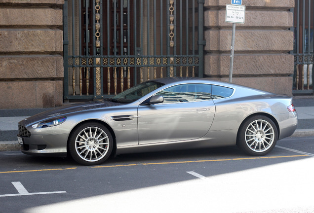 Aston Martin DB9