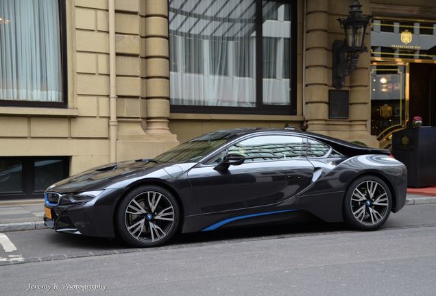 BMW i8