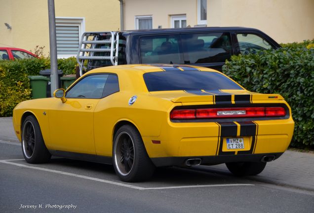 Dodge Challenger SRT-8